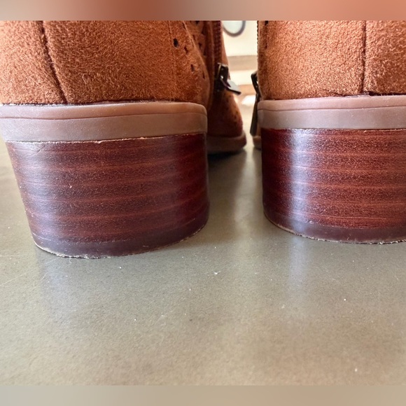 Bella Vita Women's Brown Suede Ankle Boots, Size 8, Zip closure, Heel 1 1/2” - Picture 6 of 9